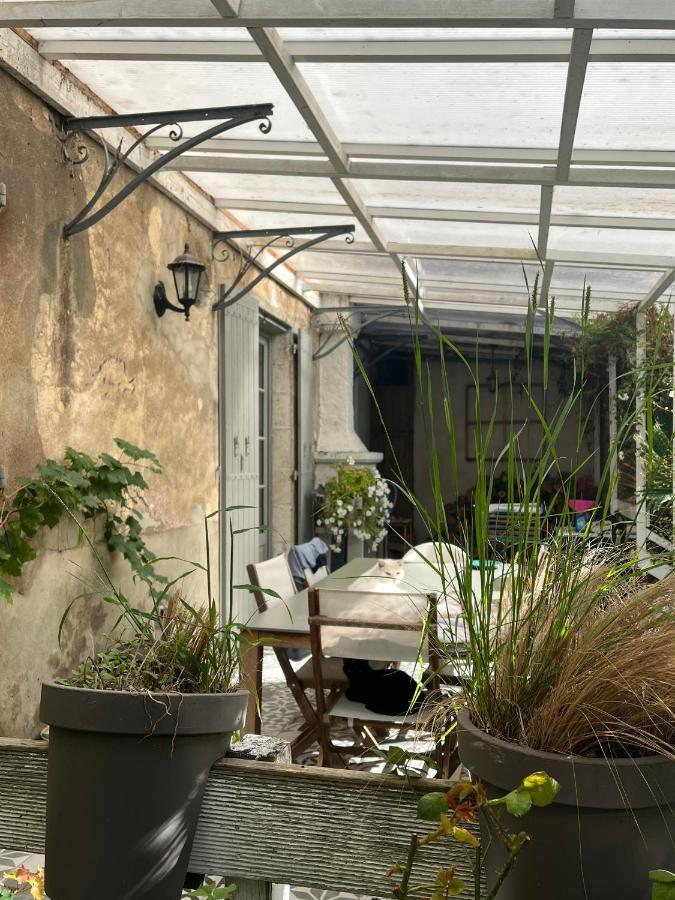 Chambre Paisible Dans Une Ancienne Batisse Renovee Issigeac Exteriér fotografie